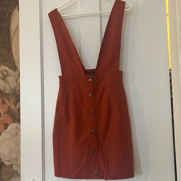 BOOHOO PLUNGE FRONT BUTTON JUMPER DRESS *NWT* - Picture 4 of 7